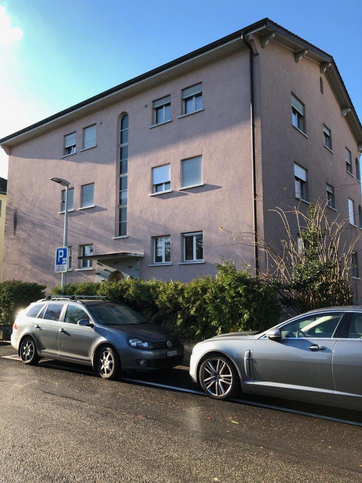 Appartement 2.5 pièces à Yverdon-les-Bains - Appartement 2.5 pièces au 1er étage avec balcon - Immeuble