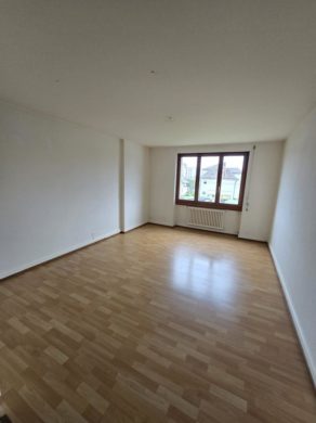 Appartement 2.5 pièces à Yverdon-les-Bains - Appartement 2.5 pièces au 1er étage avec balcon - Séjour