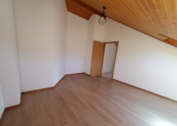 Chambre - Charmant logement 3.5 pièces au 4ème étage