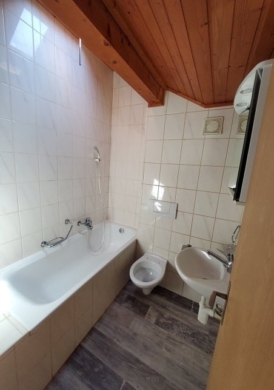 Bains - Charmant logement 3.5 pièces au 4ème étage