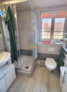 Appartement 3 pièces à Yverdon-les-Bains - Habitat de 3.0 pièces au 1er étage - Salle de douche