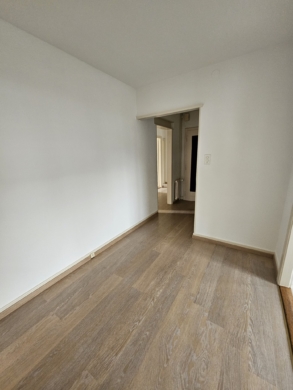 Grand hall aménageable - Grand logement de 5.5 pièces au 1er étage