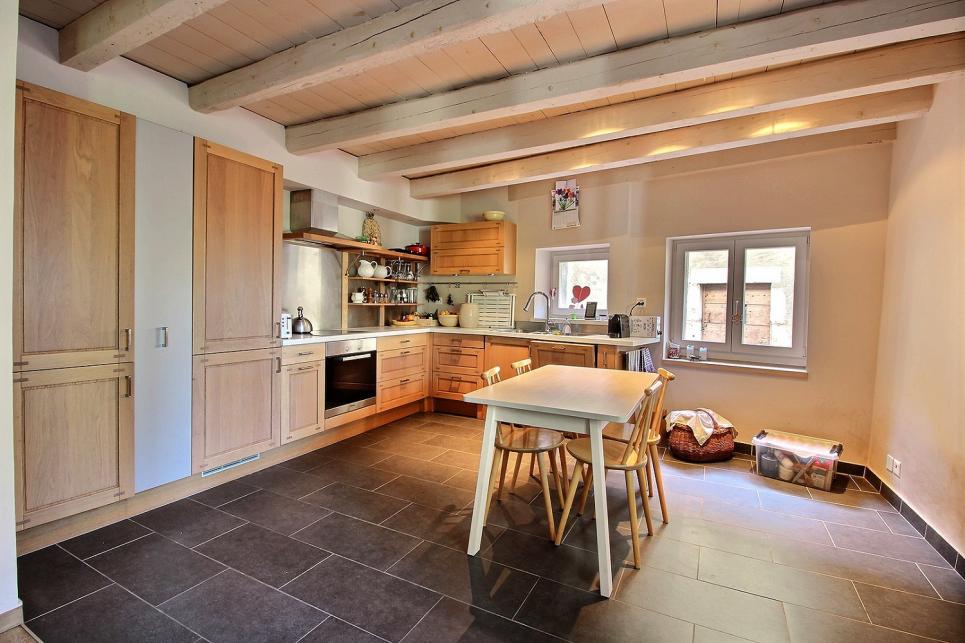 Villa Individuelle 4 pièces à Dardagny - Maison de village avec avec le caractère ancien. - Cuisine / SAM