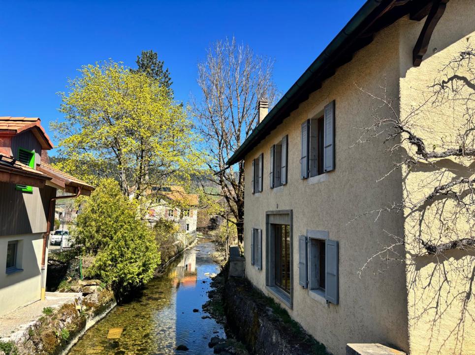 Maison de Village 6 pièces à Môtiers NE - En bordure de rivière, à 25 minutes du lac de Neuchâtel - Image