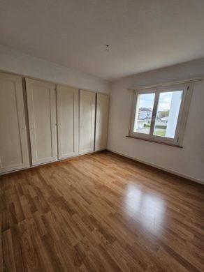 Appartement 5.5 pièces à Yverdon-les-Bains - Grand logement de 5.5 pièces au 1er étage - Séjour