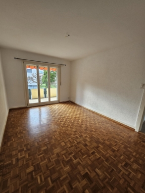 Chambre 1 avec balcon - Grand logement de 5.5 pièces au 1er étage