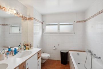 Duplex 5.5 pièces à Monthey - Un magnifique logement en duplex - salle de bain