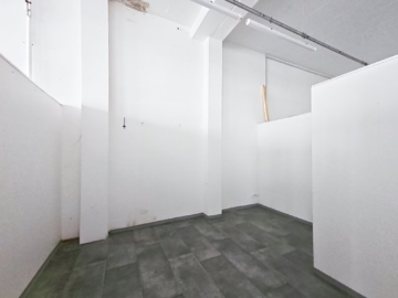 4 - Dépôt au rez-de-chaussée de 262 m2