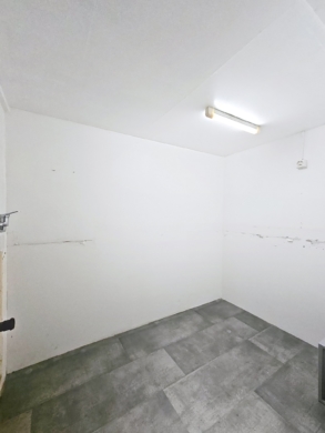 5 - Dépôt au rez-de-chaussée de 262 m2