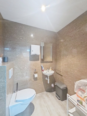 WC - Commerce de 1.0 pièce au 1er étage