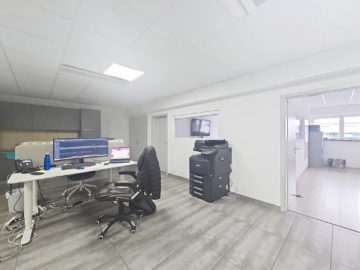 Local - Commerce de 1.0 pièce au 1er étage