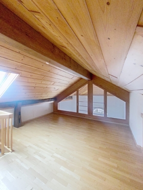 Mezzanine - Habitat de 5.5 pièces au 2ème étage