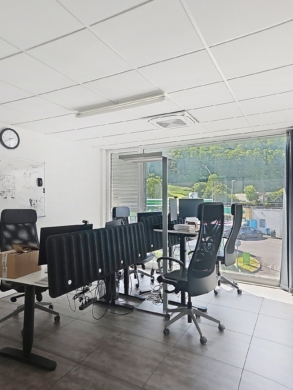 Bureau - Bureau 191 m2 à louer – 5 pièces zone commerciale du centre Migros