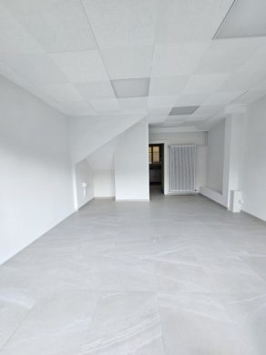 Commercial 1 pièce 43 m2 à Yverdon-les-Bains - Surface commerciale d'environ 43?m² - Proche du centre-ville - Local