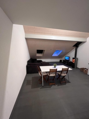 Salle à manger séjour - Magnifique duplex de 3.5 pièces à louer au coeur d’Orbe, cité romaine