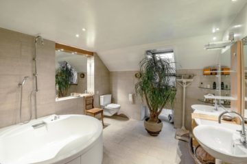 Appartement 6.5 pièces à La Chaux-de-Fonds - Au coeur de la ville, cachet, volume et sauna - Image