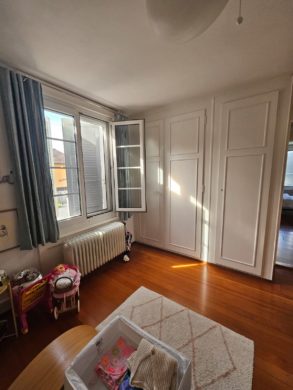 Bel appartement de 4 pièces au rez supérieur avec accès au jardin - Chambre 2