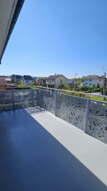 Spacieux logement de 3.5 pièces au 1er étage avec balcon - Balcon