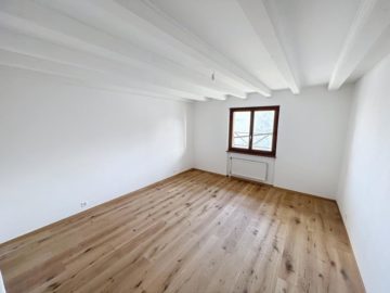 Maison 5.5 pièces à Bonvillars - Propriété villageoise avec jardin et garage - Image
