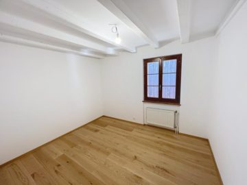 Maison 5.5 pièces à Bonvillars - Propriété villageoise avec jardin et garage - Image