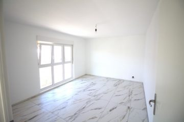 Villa Individuelle 8 pièces à Yverdon-les-Bains - Spacieuse - Rénovée à neuf - Emplacement central- - Image
