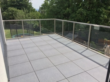 Terrasse - Spacieux appartement de 4.5 pièces au 1er étage avec balcon