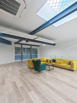 Espace de travail - Bureau de 100m² – Zone artisanale de la Chaussée de Treycovagnes